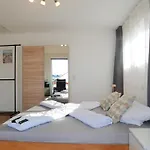 Haus Proese Mit 2 Ferienwohnungen, 15 Minuten Zur Ostsee Appartement *