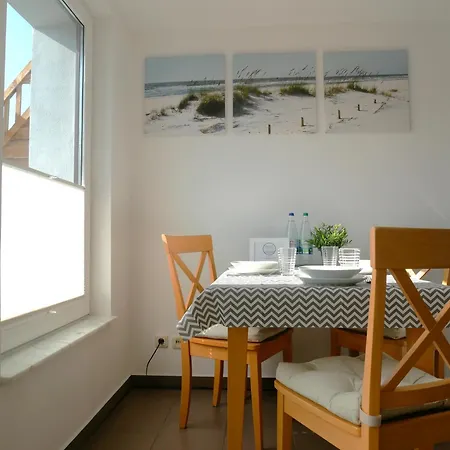 Haus Proese Mit 2 Ferienwohnungen, 15 Minuten Zur Ostsee