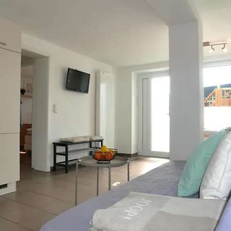 Haus Proese Mit 2 Ferienwohnungen, 15 Minuten Zur Ostsee * Koserow