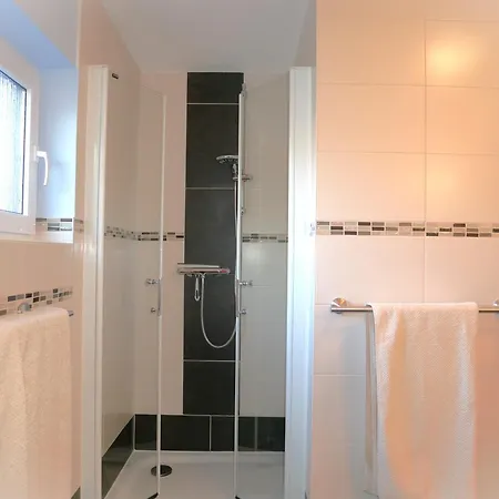 Haus Pröse Mit 2 Ferienwohnungen, 15 Minuten Zur Ostsee