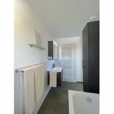 Haus Proese Mit 2 Ferienwohnungen, 15 Minuten Zur Ostsee Koserow
