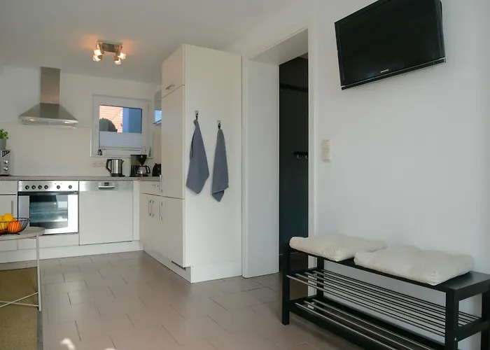 Haus Proese Mit 2 Ferienwohnungen, 15 Minuten Zur Ostsee * Koserow