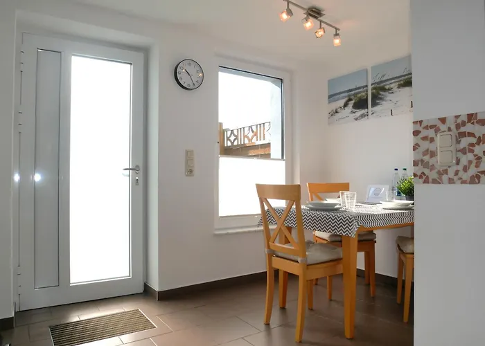 Haus Proese Mit 2 Ferienwohnungen, 15 Minuten Zur Ostsee