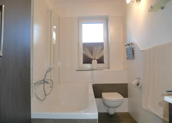 Haus Proese Mit 2 Ferienwohnungen, 15 Minuten Zur Ostsee * Koserow