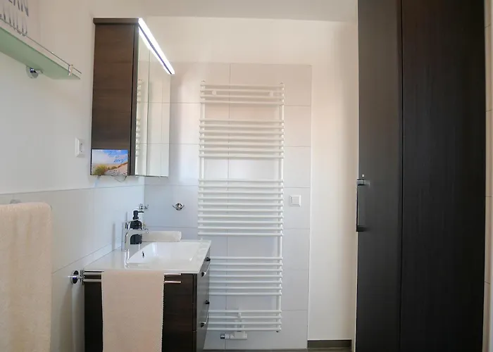 Haus Proese Mit 2 Ferienwohnungen, 15 Minuten Zur Ostsee * Koserow